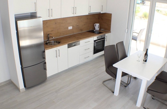 One bedroom apartment with terrace Promajna, Makarska (A-20710-g)