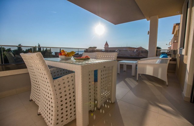 One bedroom apartment with terrace Promajna, Makarska (A-21175-j)