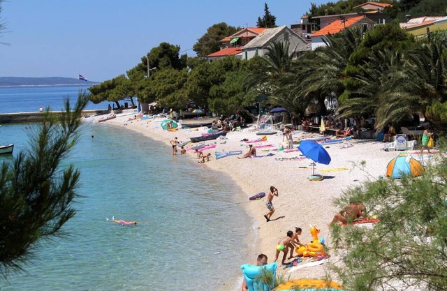 One bedroom apartment near beach Promajna, Makarska (A-2592-c)