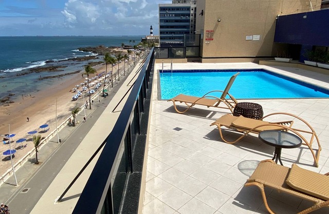 One bedroom apartment in a Flat facing the sea - Farol da Barra beach.
