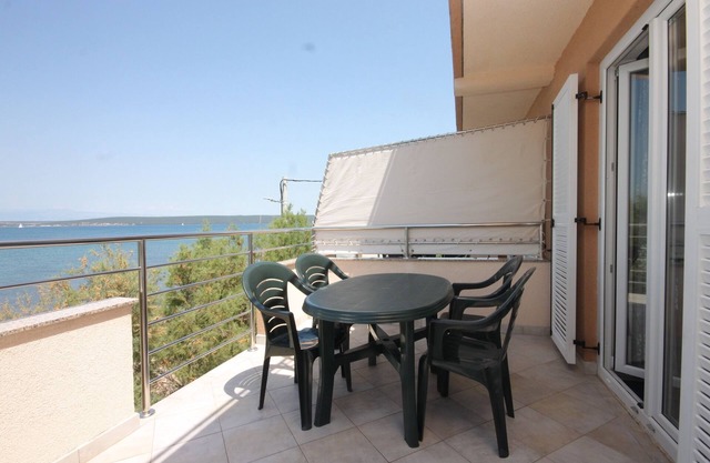 One bedroom apartment near beach Banj, Pašman (A-8206-d)