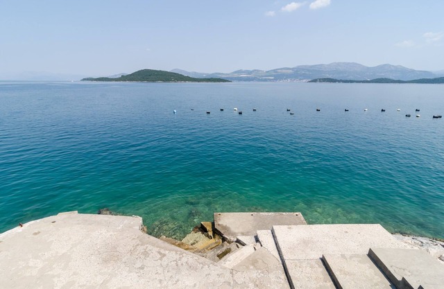 One bedroom apartment near beach Cove Pještata, Pelješac (A-14440-f)