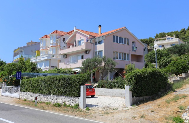 One bedroom apartment near beach Poljica, Trogir (A-19316-b)