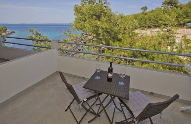 One bedroom apartment near beach Cove Zastupac, Hvar (A-8761-f)