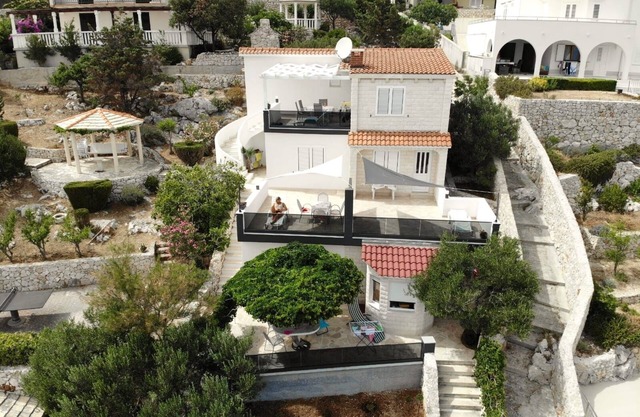 One bedroom apartment near beach Sevid, Trogir (A-14790-b)