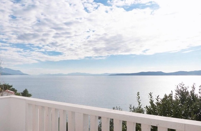 One bedroom apartment near beach Pisak, Omiš (A-2750-c)