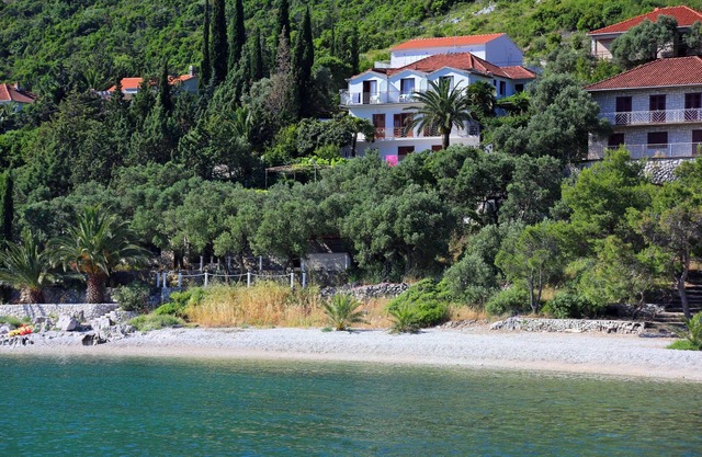 One bedroom apartment near beach Trpanj, Pelješac (A-258-a)