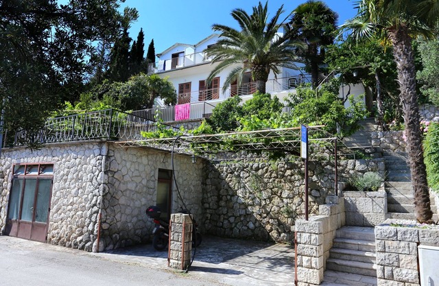 One bedroom apartment near beach Trpanj, Pelješac (A-258-b)