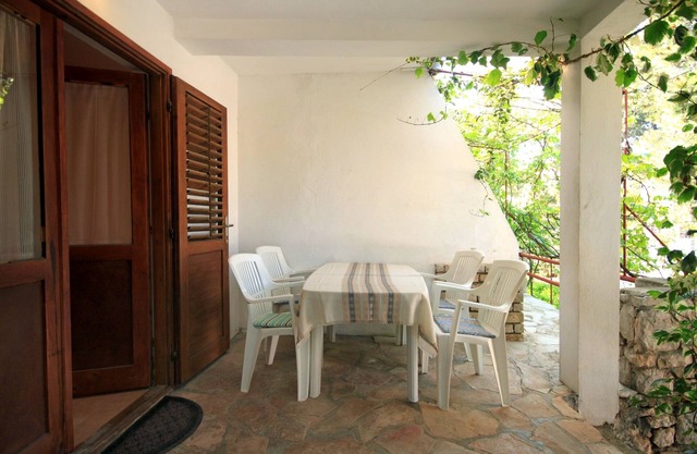 One bedroom apartment near beach Mudri Dolac, Hvar (A-118-c)