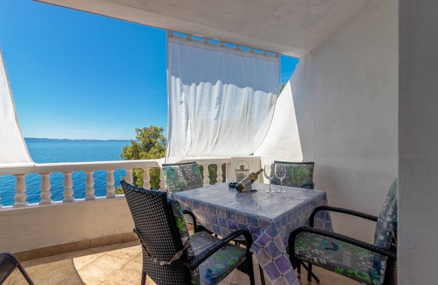 One bedroom apartment near beach Cove Torac, Hvar (A-575-d)