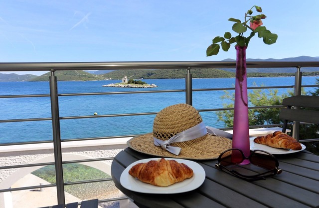 One bedroom apartment near beach Klek, Neretva Delta - Ušće Neretve (A-10031-e)