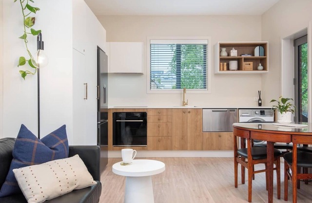 One bedroom apartment on the doorstep of the city