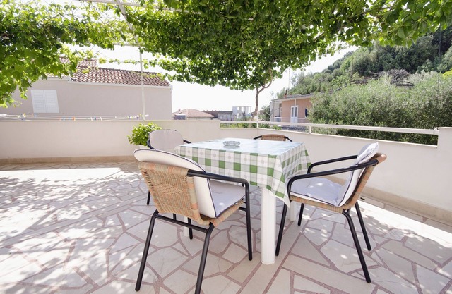 One bedroom apartment with terrace and sea view Podgora, Makarska (A-2714-b)