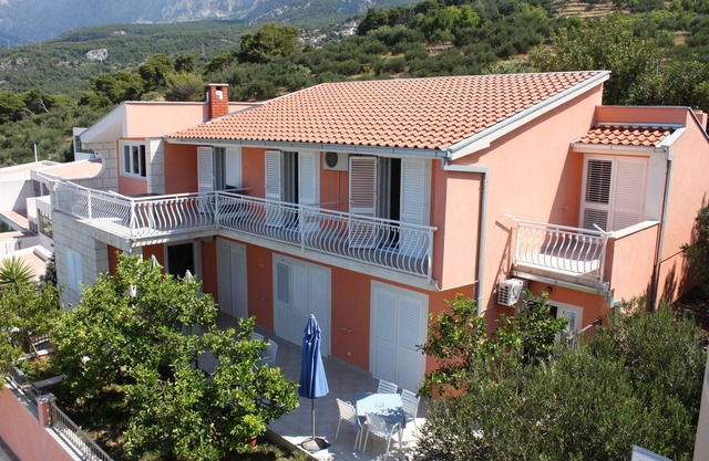 One bedroom apartment with air-conditioning Podgora, Makarska (A-6911-a)