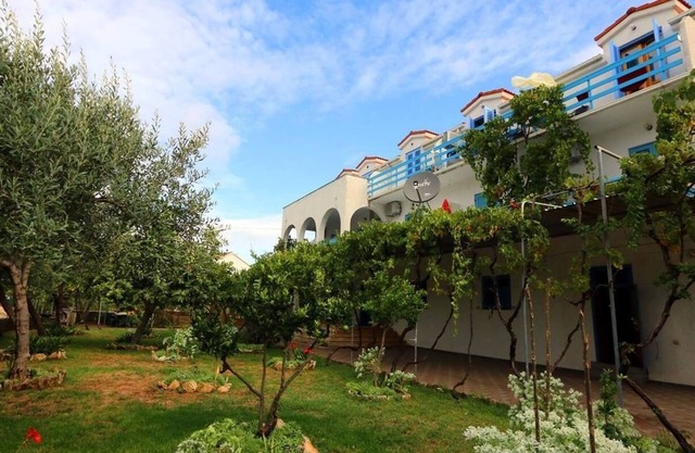 One bedroom apartment with balcony and sea view Sućuraj, Hvar (A-3589-a)