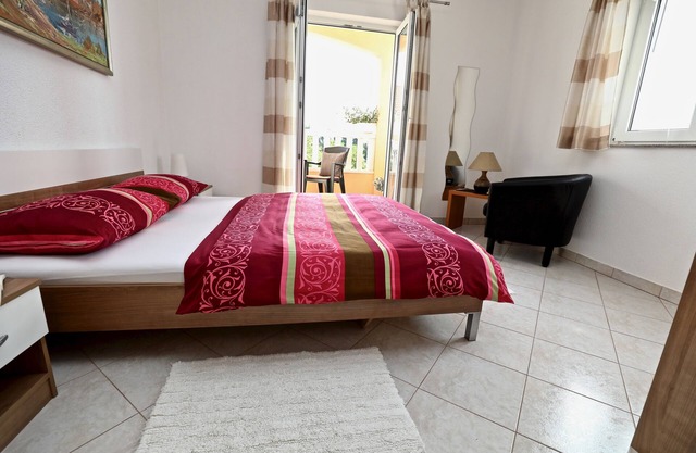 One bedroom apartment with balcony Sućuraj, Hvar (A-11228-b)