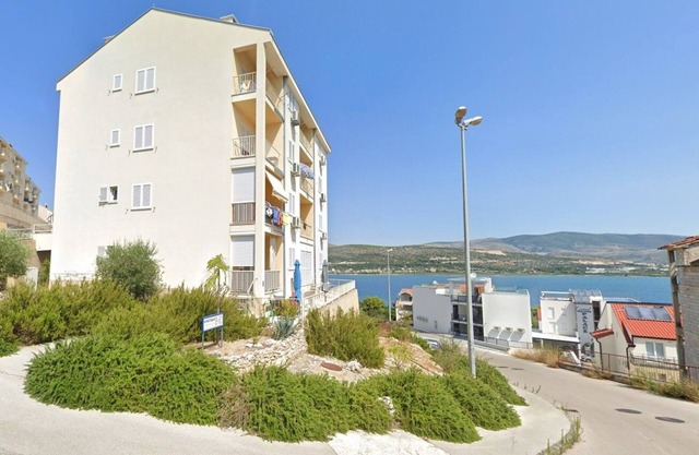 One bedroom apartment with balcony and sea view Mastrinka, Čiovo (A-24035-a)