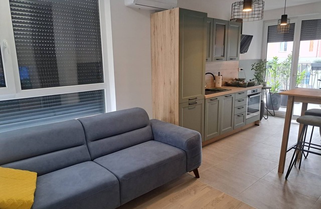 One bedroom apartment with balcony Zagreb (A-23694-a)