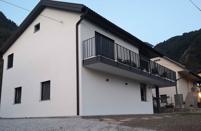 One bedroom apartment with Balcony 2
