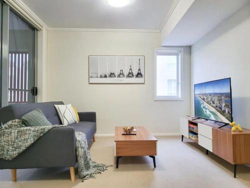 One bedroom Apartment walk to Gordon Train Station