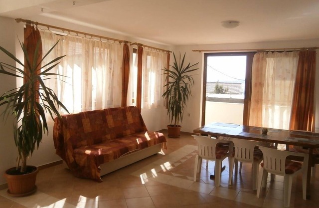 One bedroom apartment with balcony and sea view Igrane, Makarska (A-13535-a)