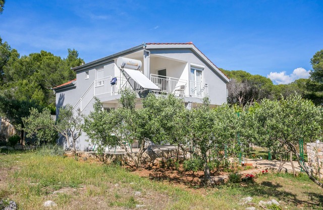 One bedroom apartment with terrace Cove Smrčeva, Brač (A-20193-b)