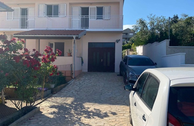 One bedroom apartment with balcony and sea view Preko, Ugljan (A-23327-a)