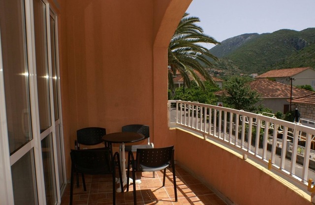 One bedroom apartment with terrace Trpanj, Pelješac (A-3162-a)