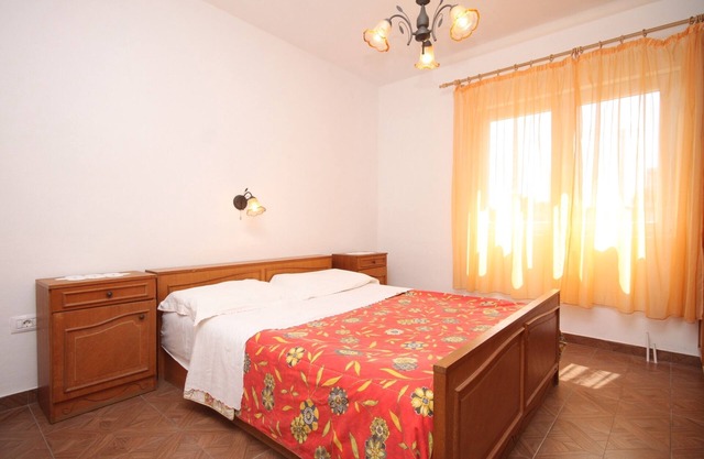 One bedroom apartment with terrace and sea view Ugljan (A-8257-b)