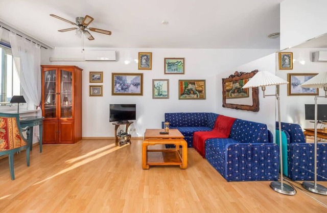 One Bedroom Apartment with Balcony in Poznan by Noclegi Renters