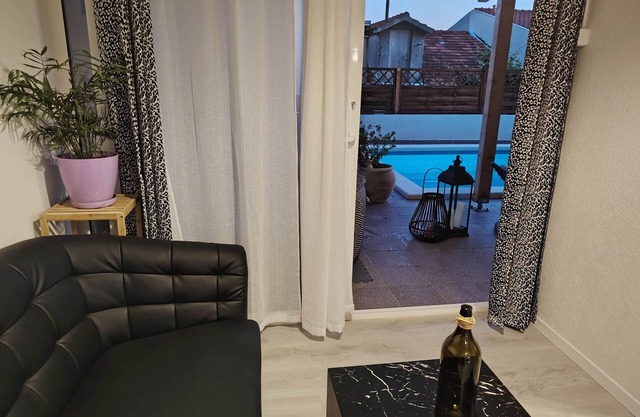 One bedroom apartment with air-conditioning Hvar (A-24484-b)
