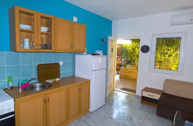 One bedroom apartment with terrace Ivan Dolac, Hvar (A-8782-c)