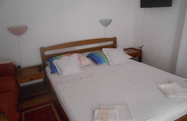 One bedroom apartment with balcony Poljana, Ugljan (A-8473-c)