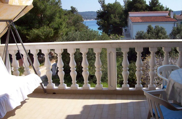 One bedroom apartment with balcony and sea view Sevid, Trogir (A-11505-a)