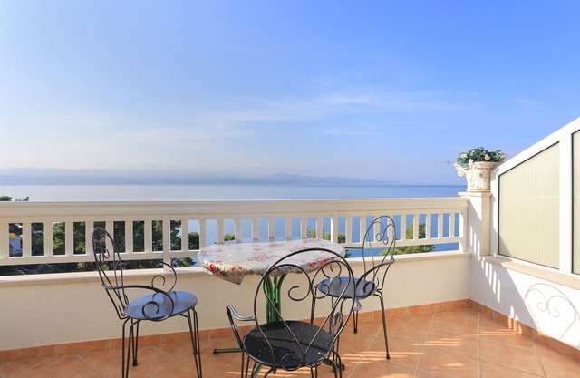 One bedroom apartment with terrace and sea view Balića Rat, Omiš (A-2753-b)