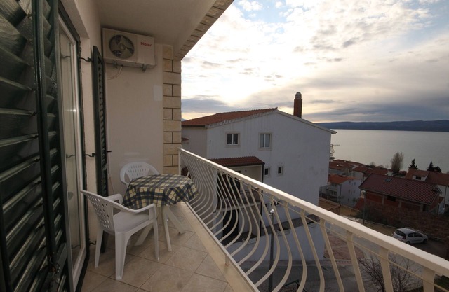 One bedroom apartment with balcony and sea view Duće, Omiš (A-7532-a)