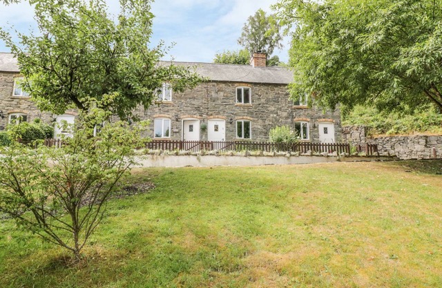One bedroom delightful 17th century stone country cottage
