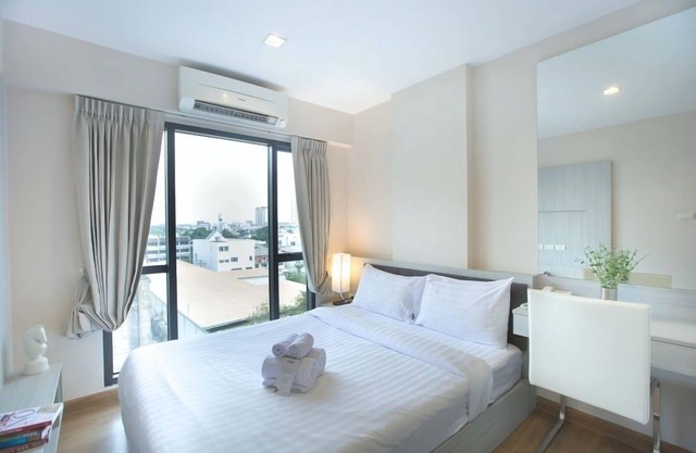 One Bedroom Deluxe B