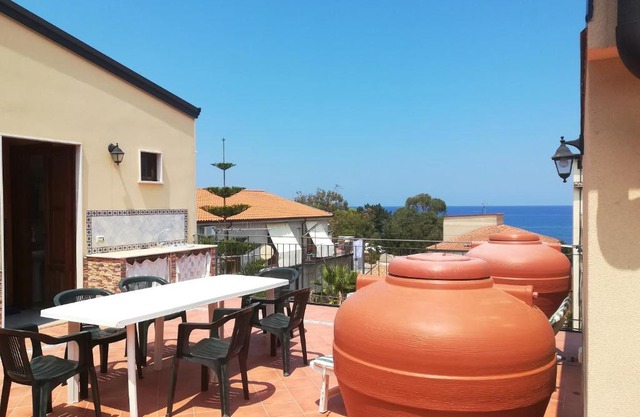 One bedroom house at Marina di Caronia 200 m away from the beach with sea view furnished terrace and wifi
