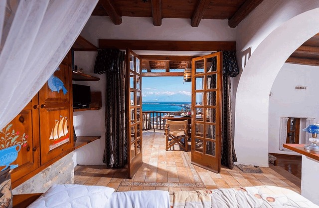 one bedroom house with terrace-split level