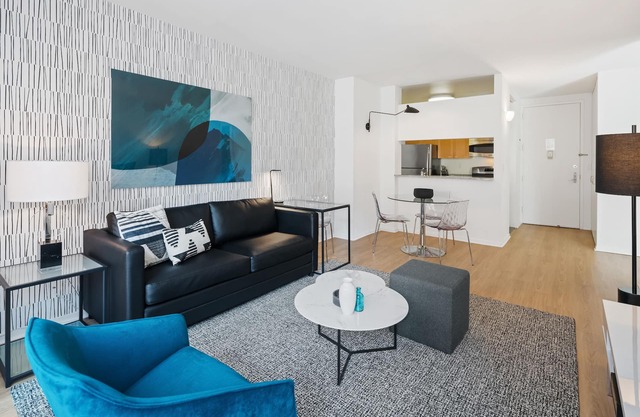 One Bedroom in Midtown West near Times Square