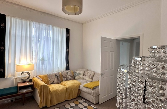 One Bedroom shared in End Terrace House