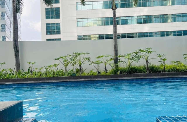 One bedroom suite , Eastwood city with free wifi and stunning view on 38th floor