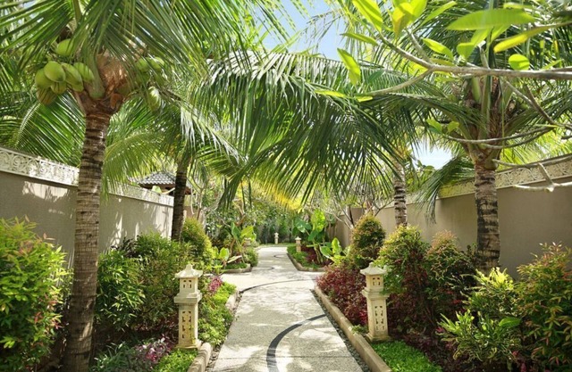 One Bedroom Suite Villa with a private pool only 5 minutes drive to the beach