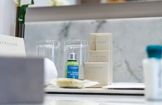One hyde park apartment + concierge service