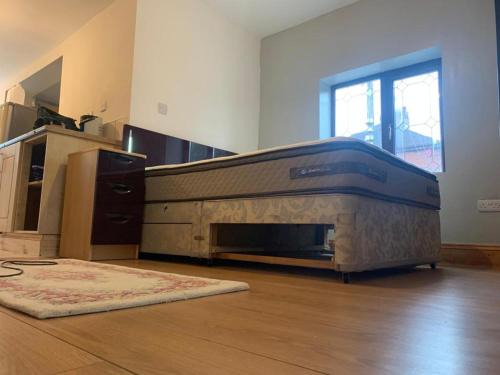 One Lovely Apartmt 1 Double & 2 Camp Beds