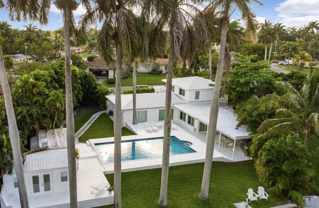 One of a kind 5 palms waterfront villa sleeps 14