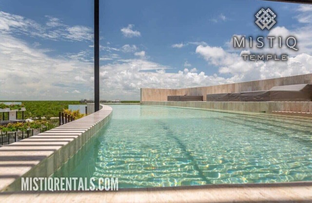 One of a kind! Loft surrounded by nature.