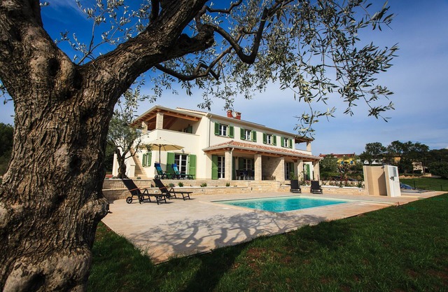 One of the most beautiful detached villas 3.5km from the sea in Porec