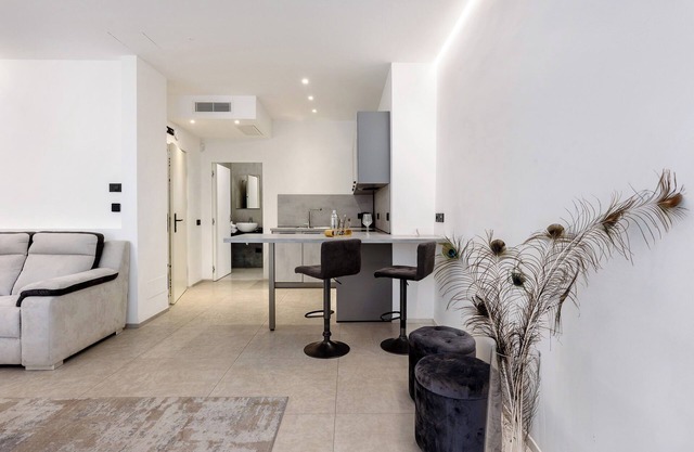 One-room Apartment '103 Palazzo Cavour' with Wi-Fi and Air Conditioning